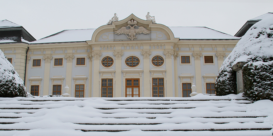 slide_schloss_halbturn_schnee Schloss Halbturn im Schnee