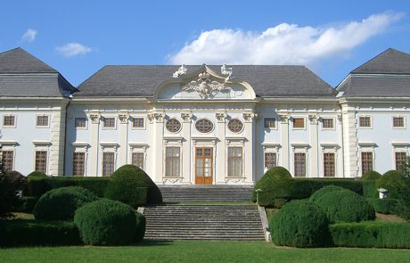 Schloss Halbturn Gartenansicht